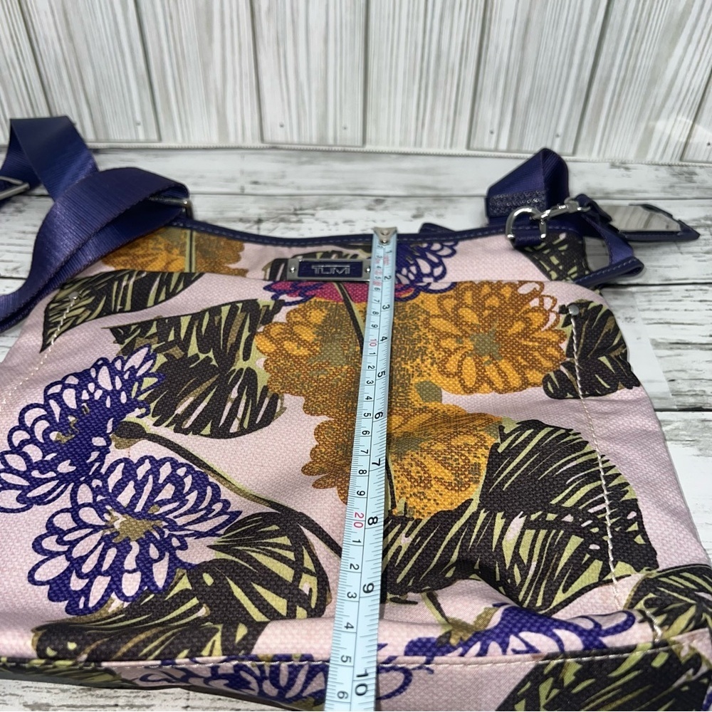 TUMI Floral Print Crossbody Bag Nylon Adjustable Strap Travel Shoulder Bag - Picture 11 of 13